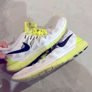 Nike free run white/volt lightly worn